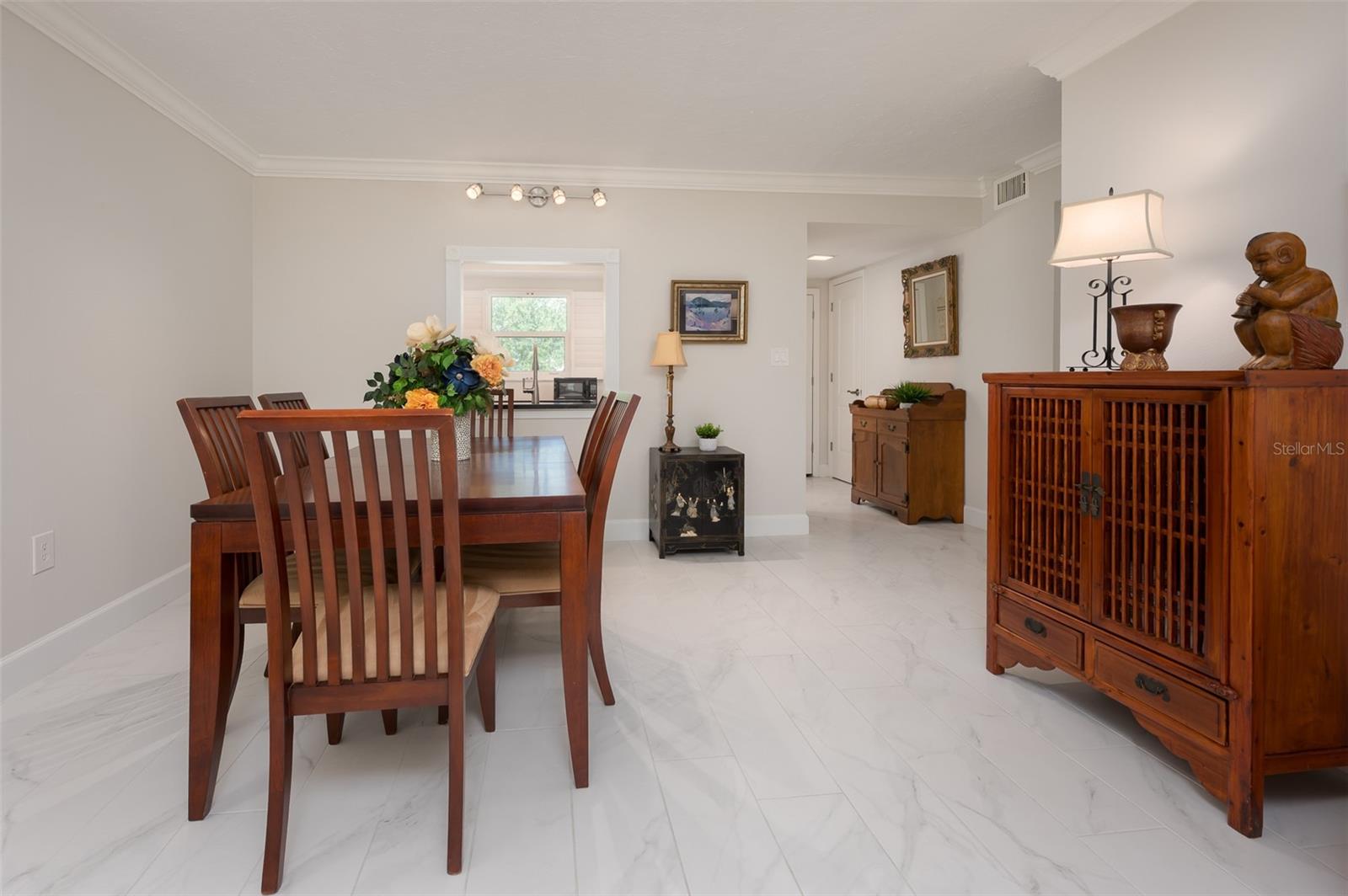 1350 N PORTOFINO DR #208