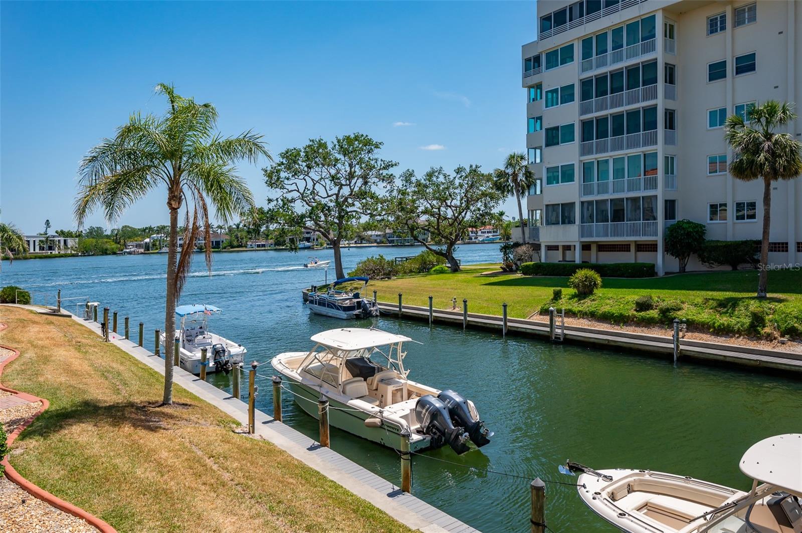 1350 N PORTOFINO DR #208
