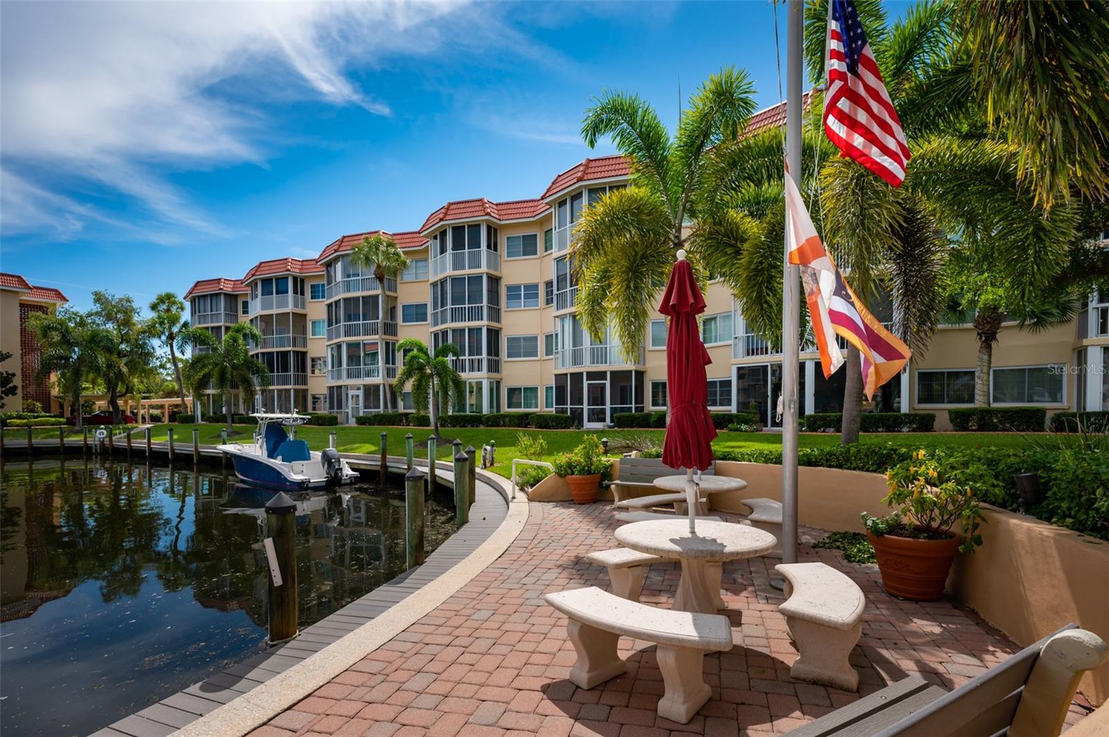 1350 N PORTOFINO DR #208