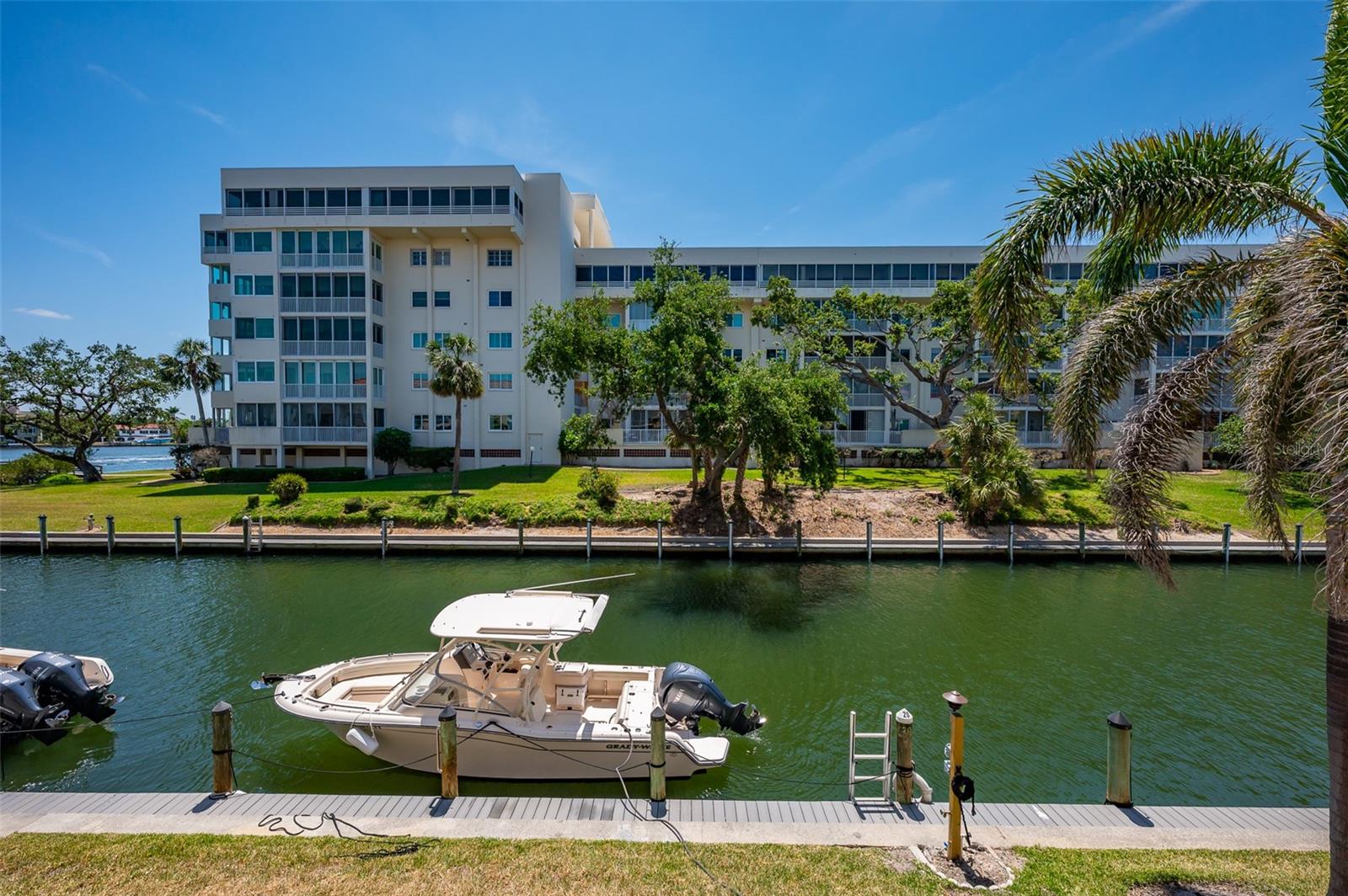 1350 N PORTOFINO DR #208