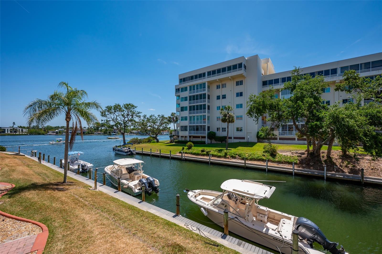 1350 N PORTOFINO DR #208