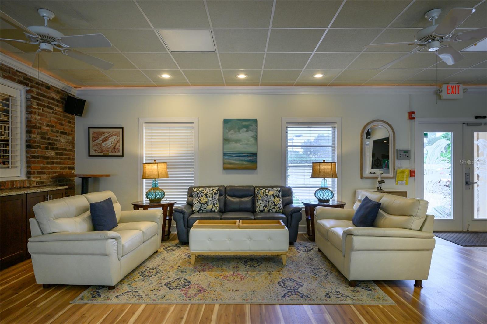 1350 N PORTOFINO DR #208