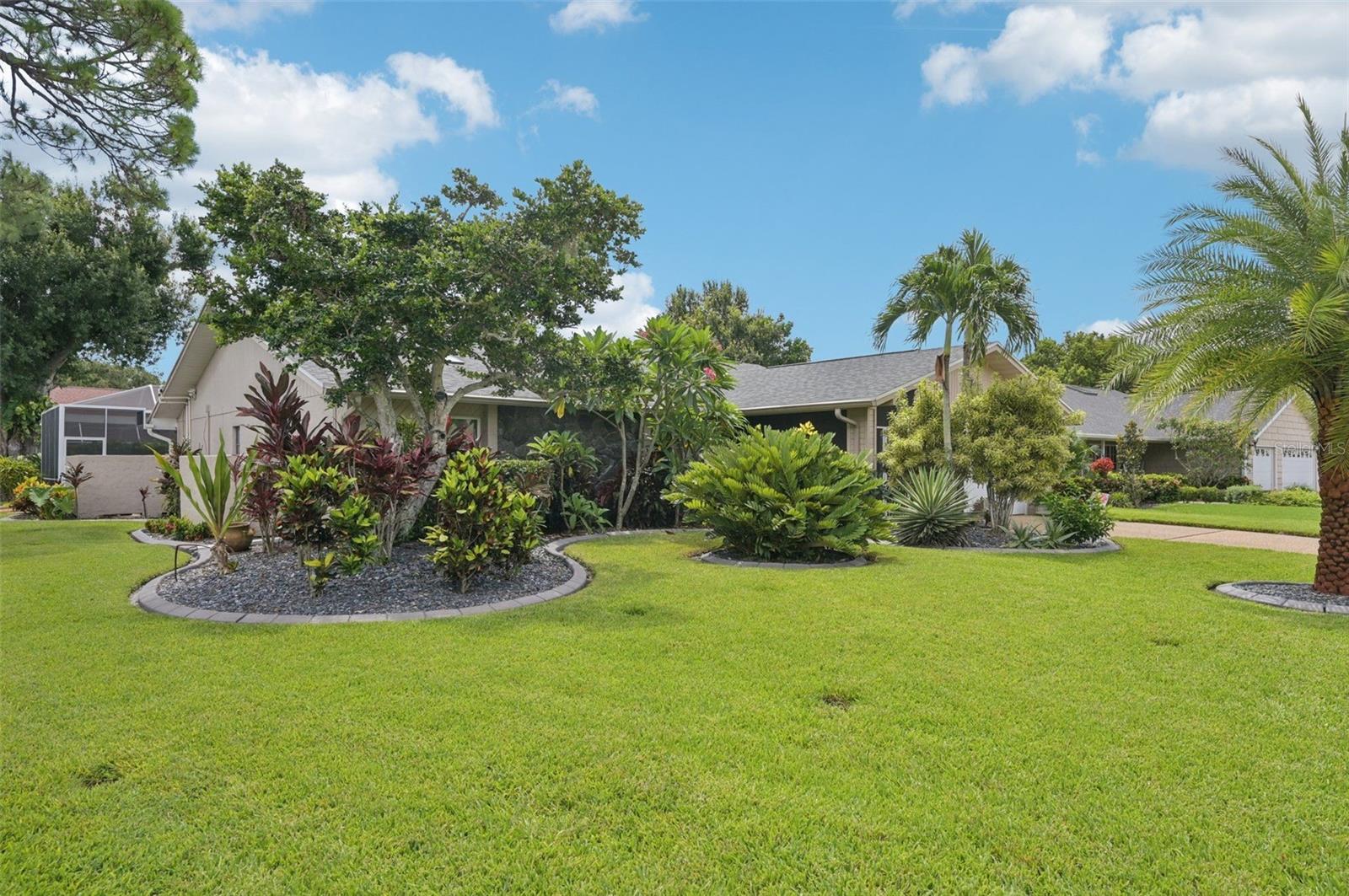 4959 SOUTHERN WOOD DR