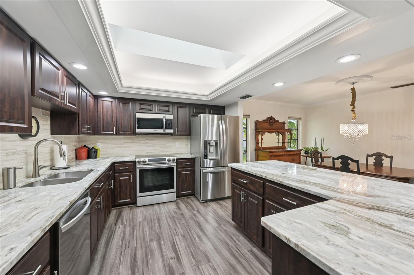 4959 SOUTHERN WOOD DR