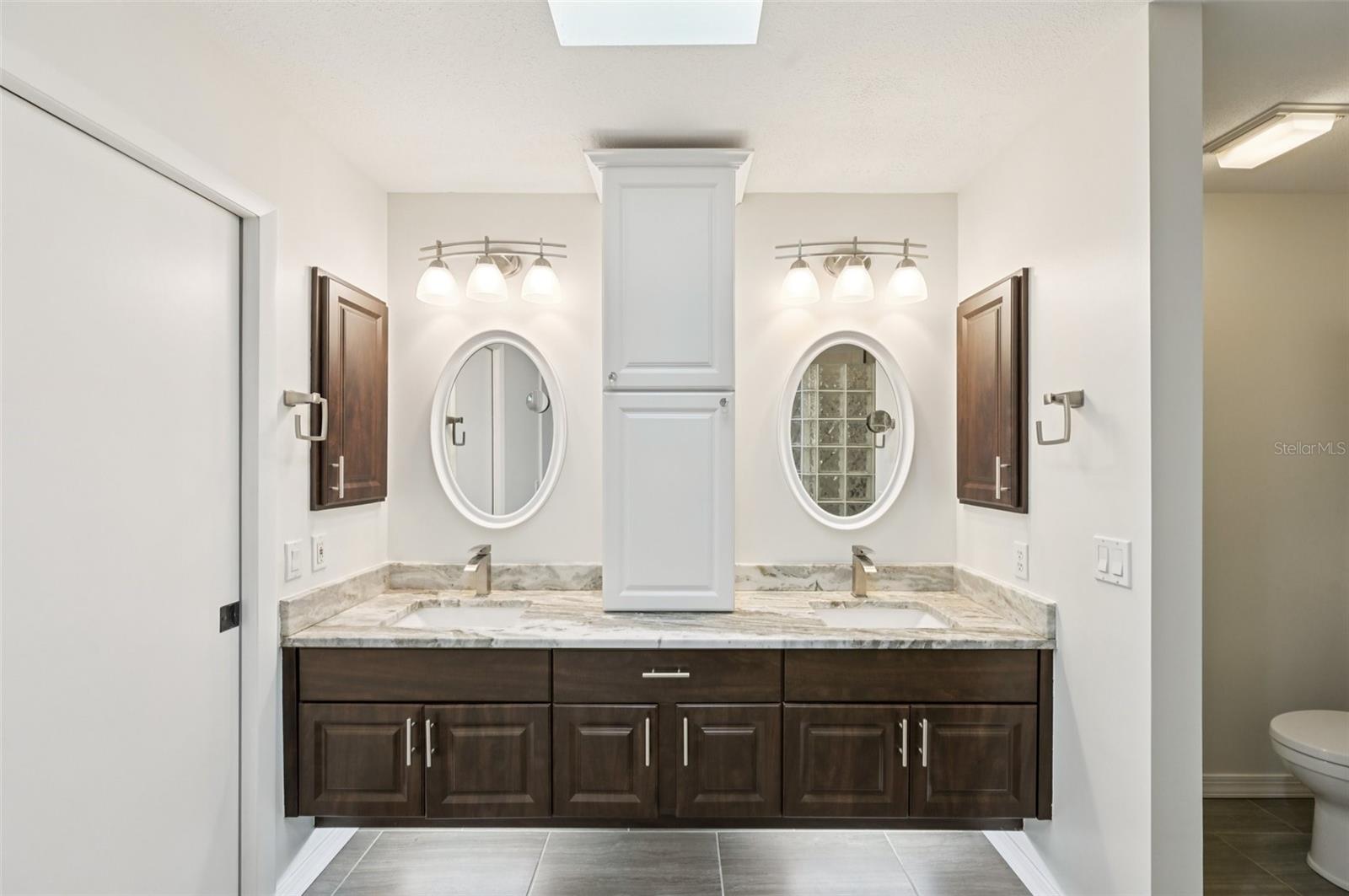 4959 SOUTHERN WOOD DR