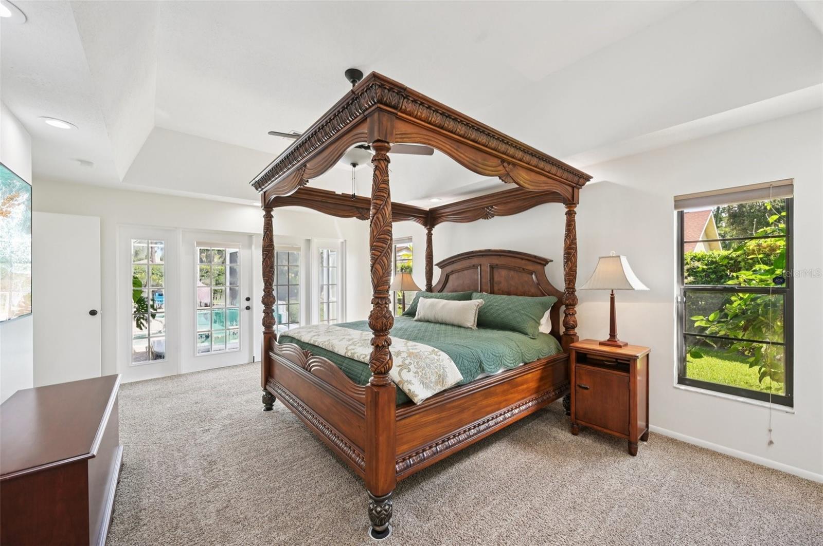 4959 SOUTHERN WOOD DR