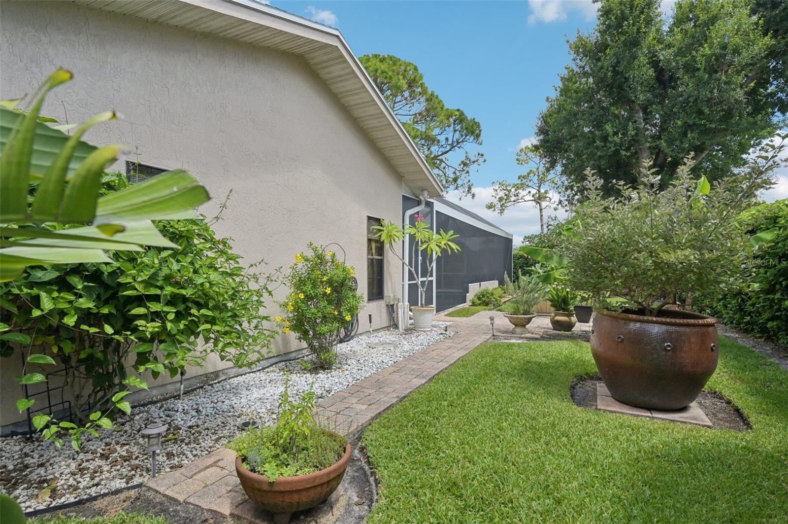 4959 SOUTHERN WOOD DR