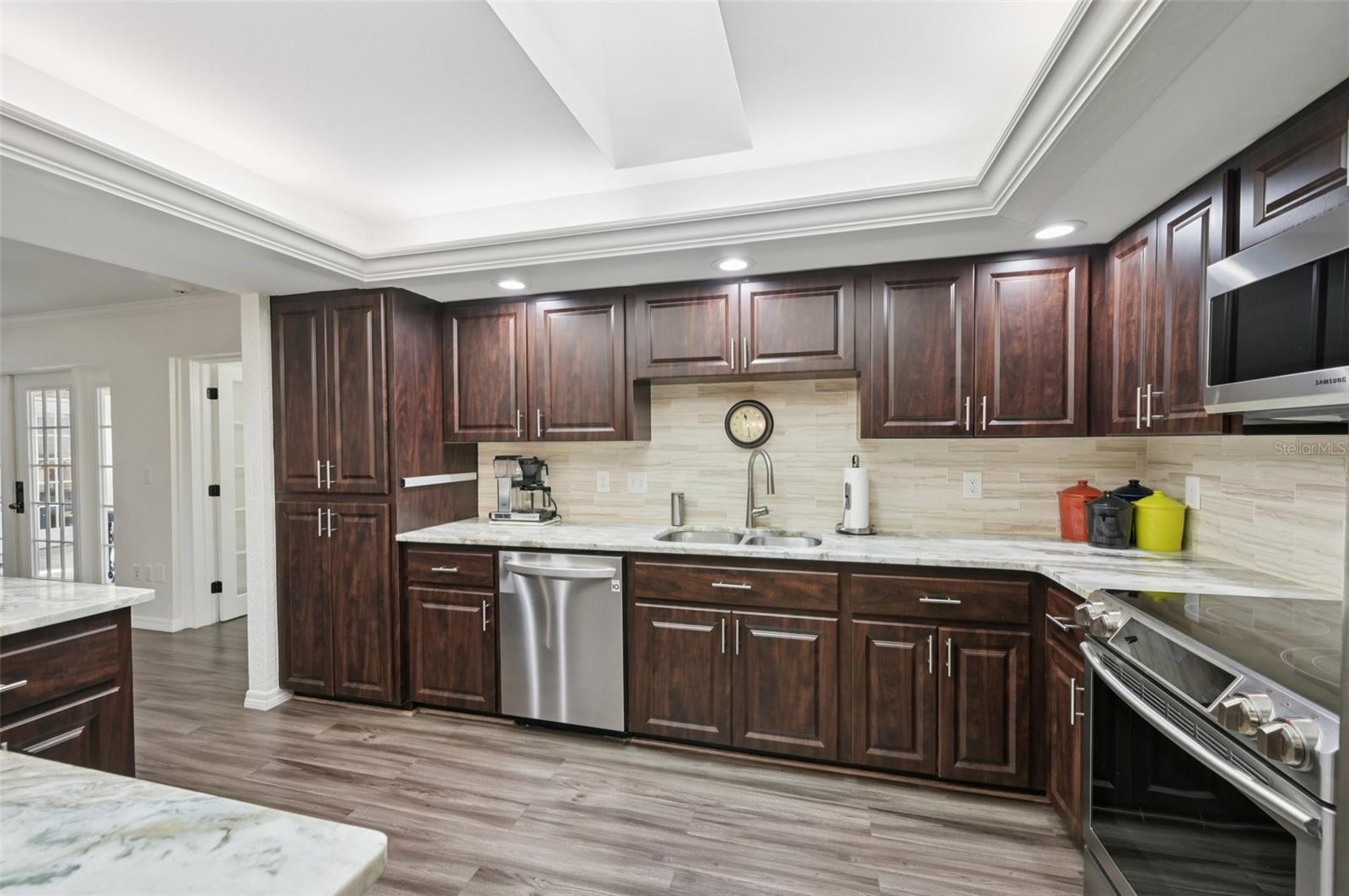 4959 SOUTHERN WOOD DR