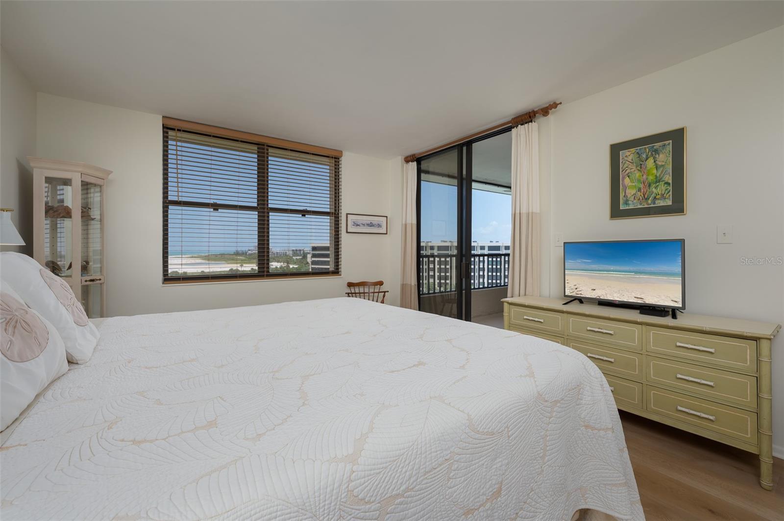 5790 MIDNIGHT PASS RD #702