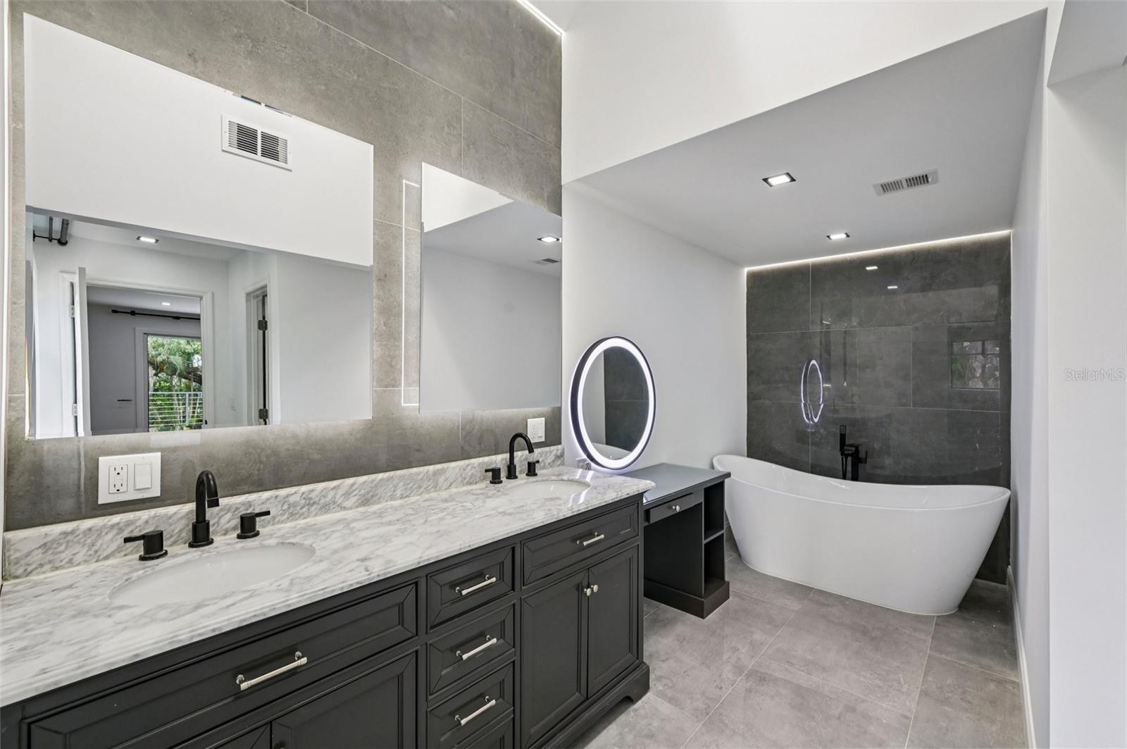 4392 BRANDYWINE DR