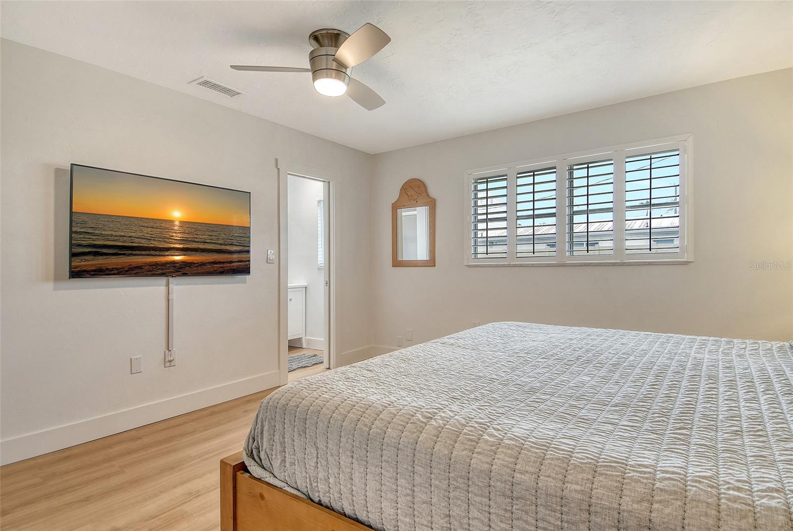 5830 MIDNIGHT PASS RD #101