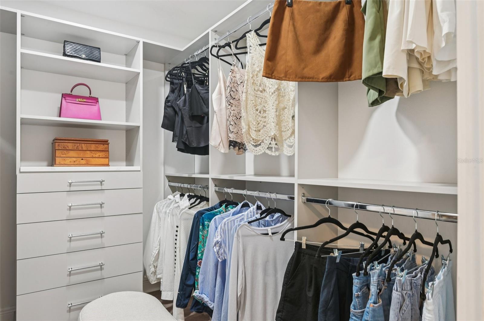 3947 PRAIRIE DUNES DR