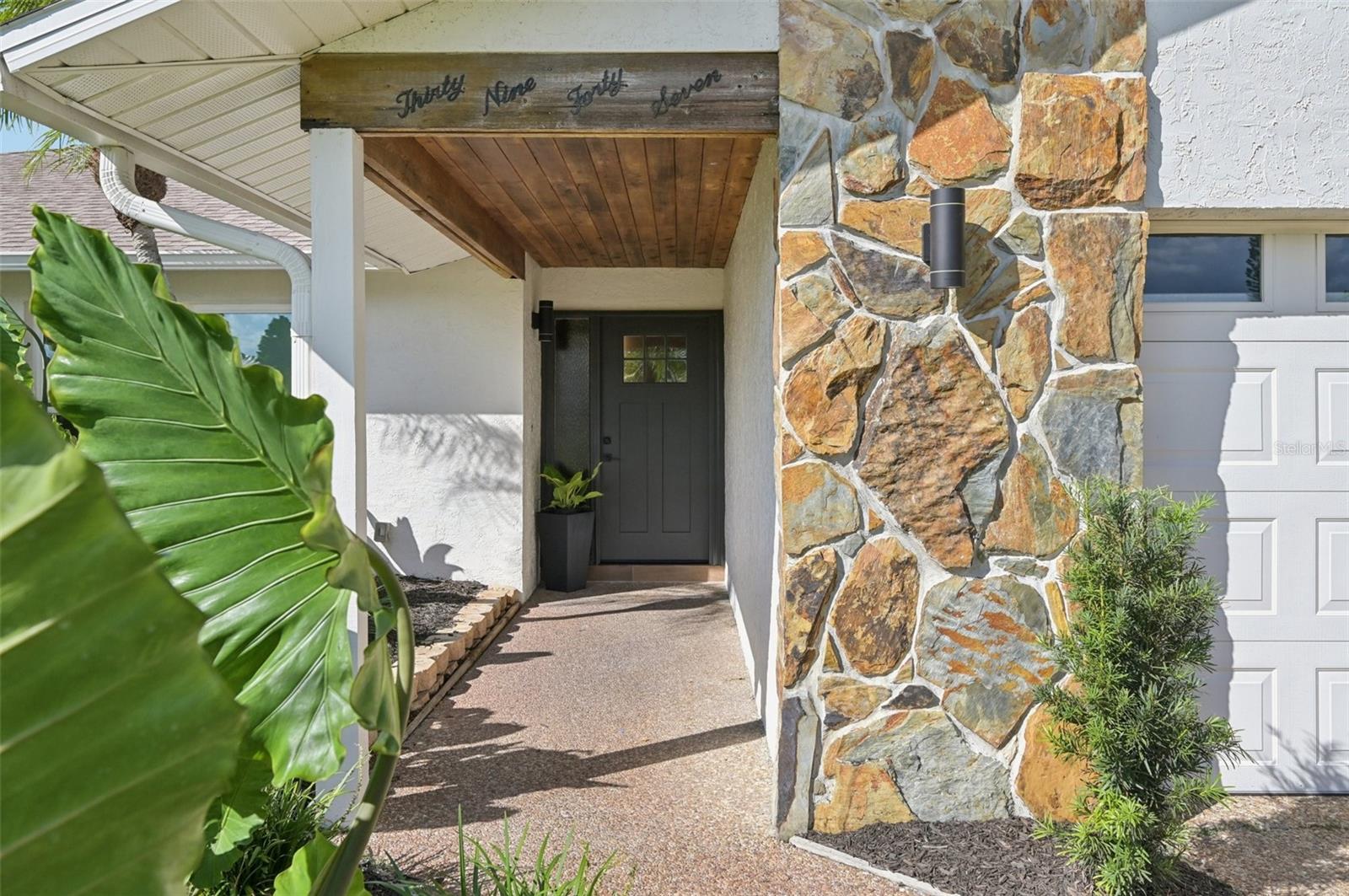 3947 PRAIRIE DUNES DR