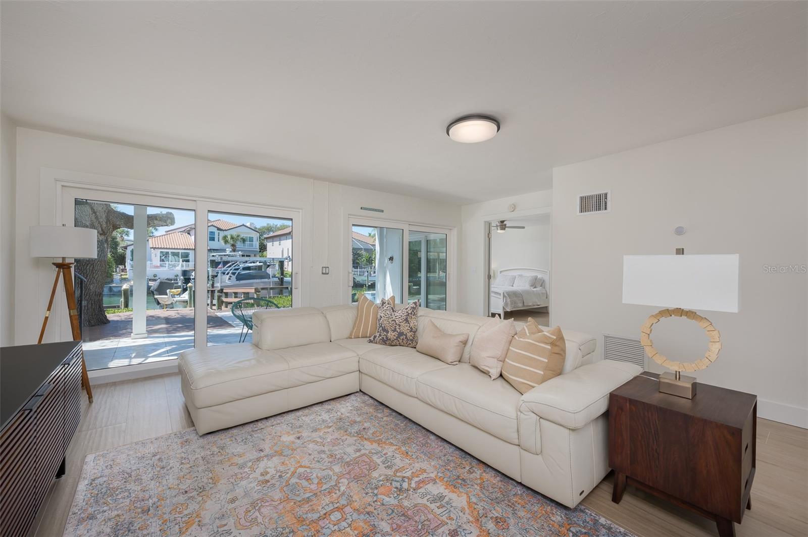 4938 COMMONWEALTH DR