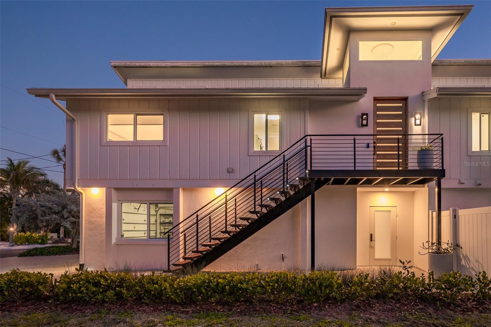 4938 COMMONWEALTH DR