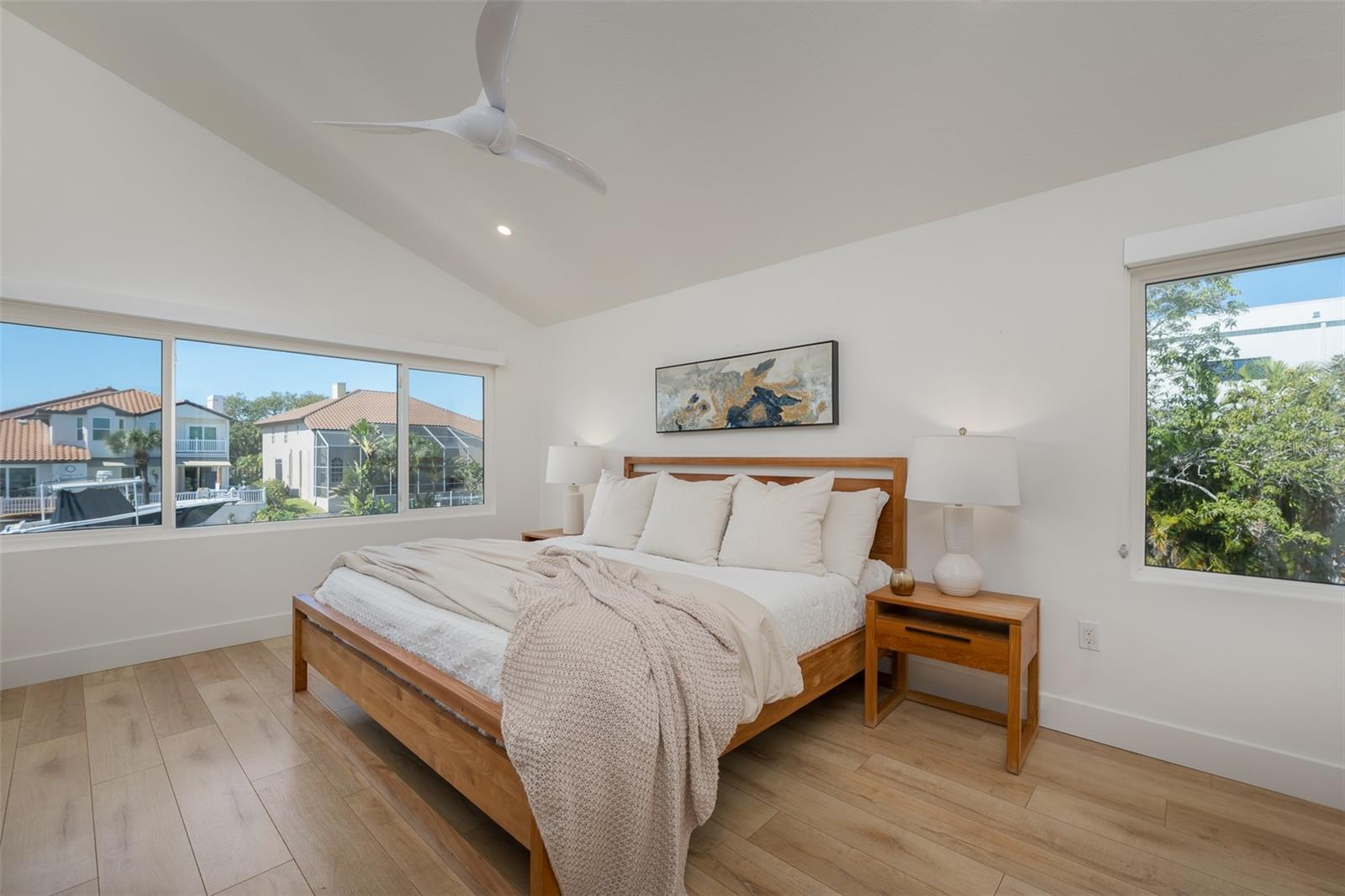 4938 COMMONWEALTH DR