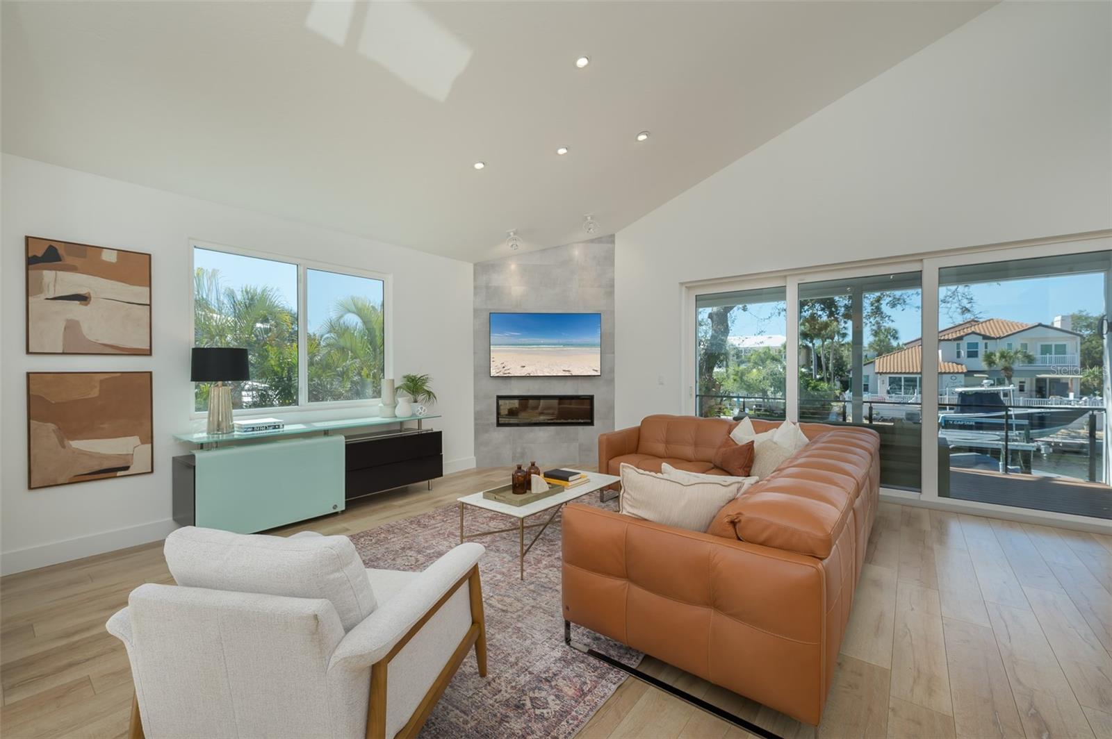 4938 COMMONWEALTH DR