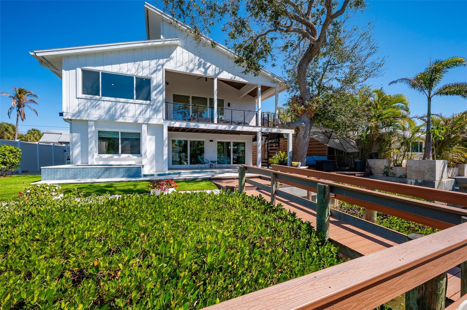 4938 COMMONWEALTH DR