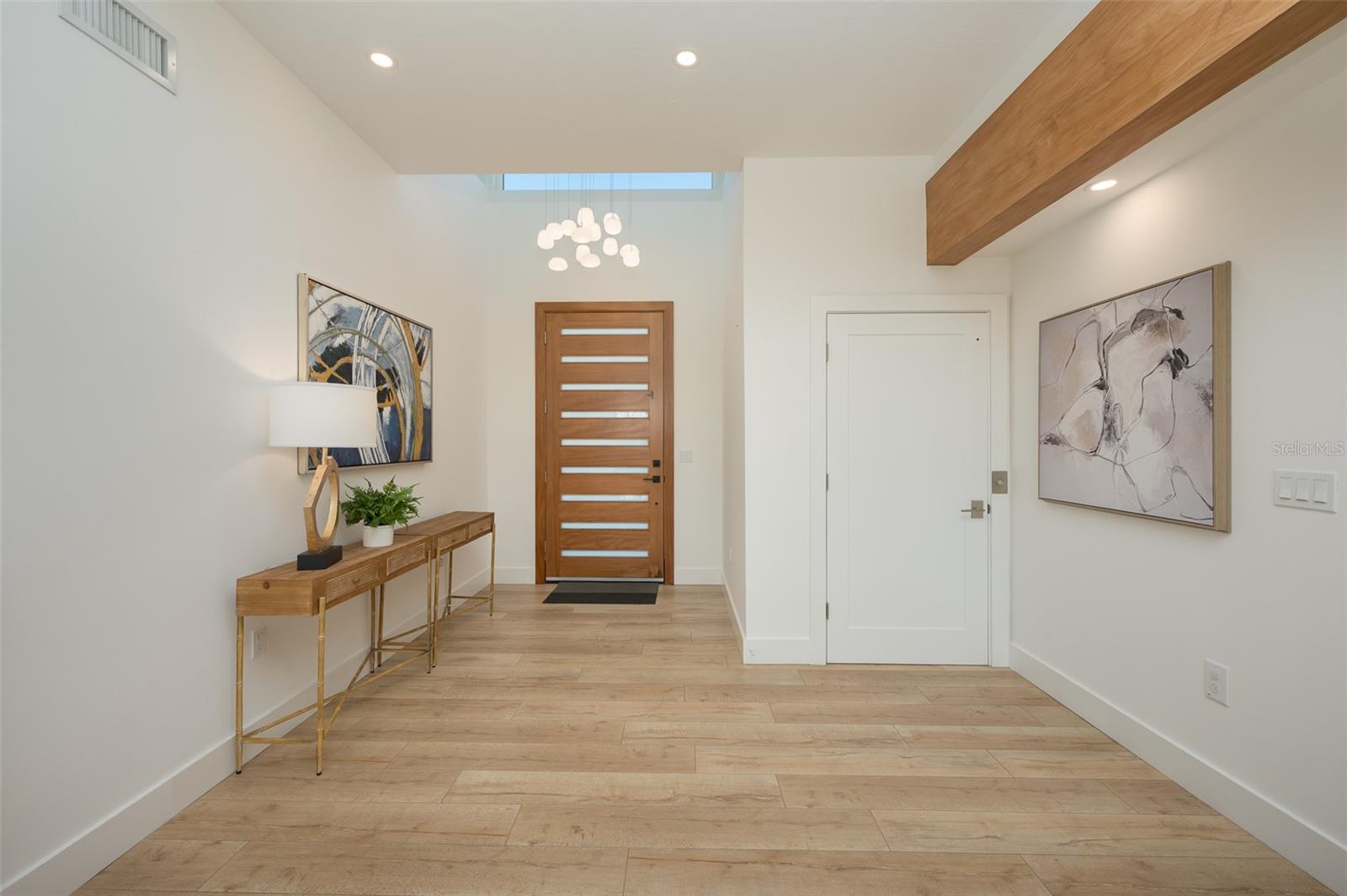 4938 COMMONWEALTH DR