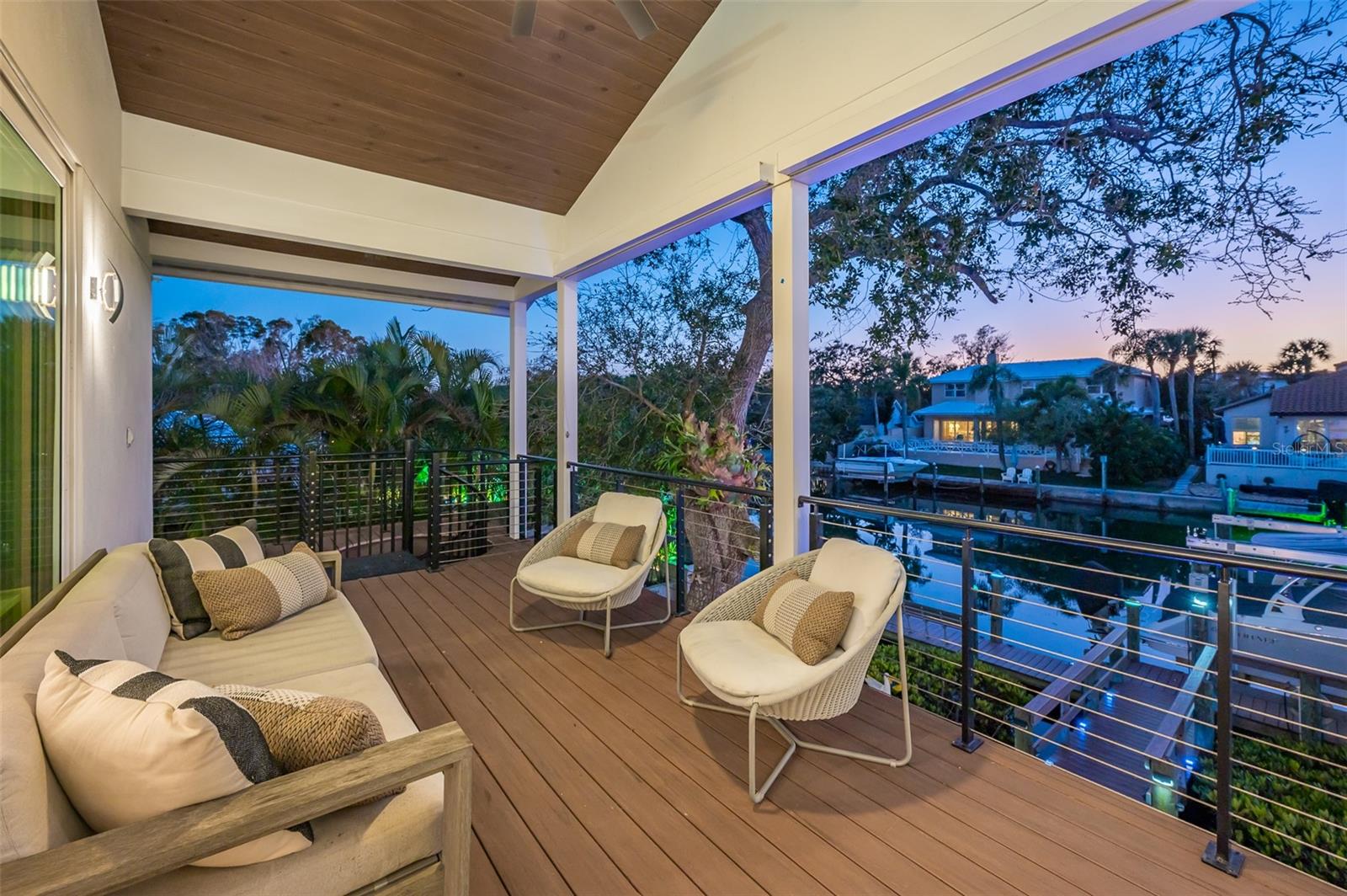 4938 COMMONWEALTH DR