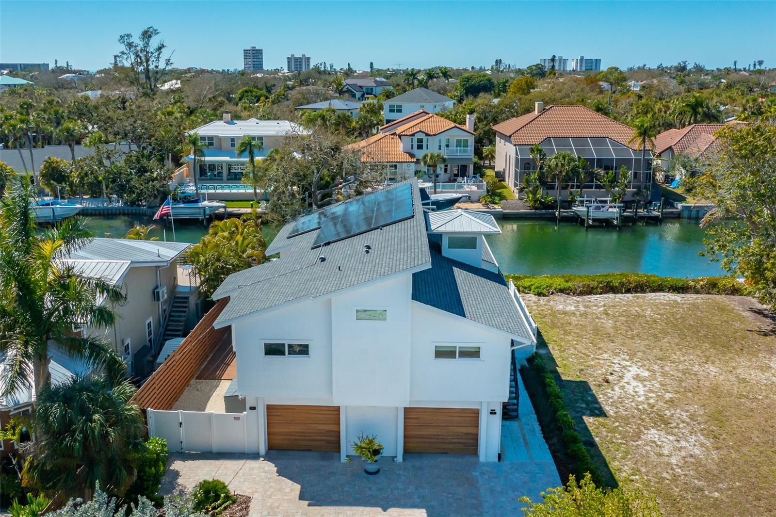 4938 COMMONWEALTH DR