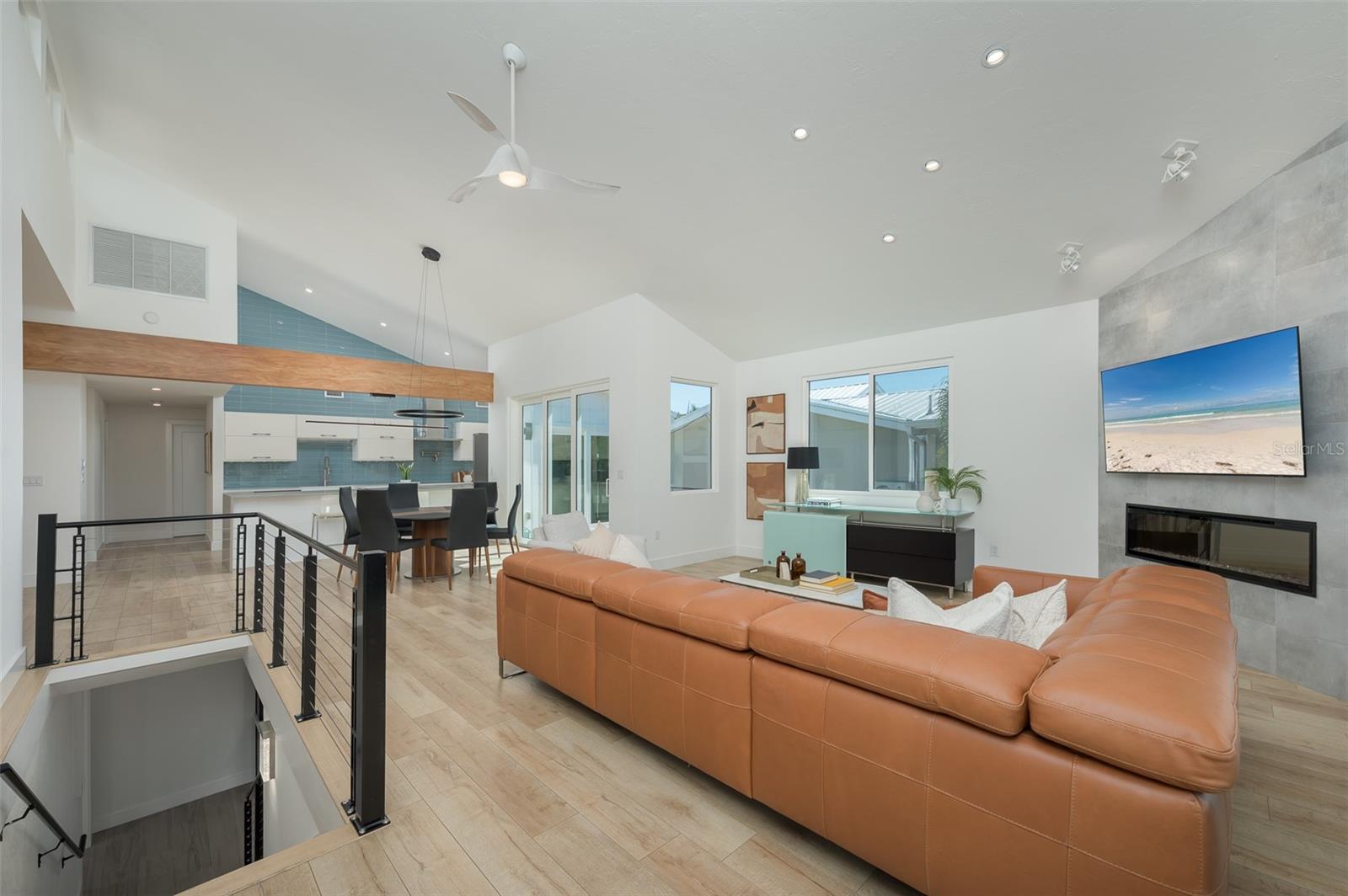 4938 COMMONWEALTH DR