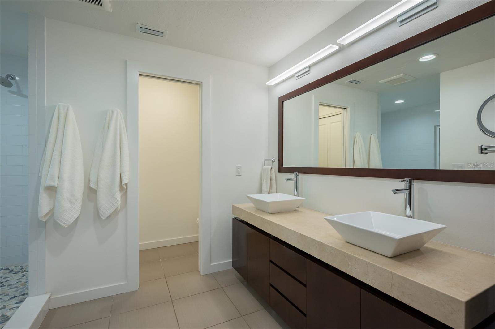 4938 COMMONWEALTH DR