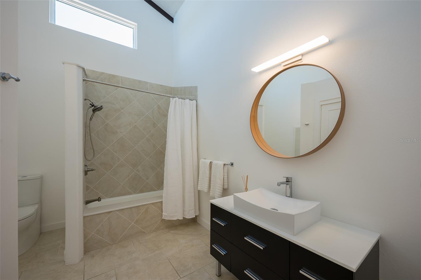 4938 COMMONWEALTH DR