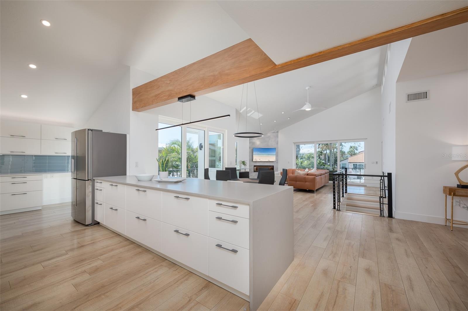 4938 COMMONWEALTH DR