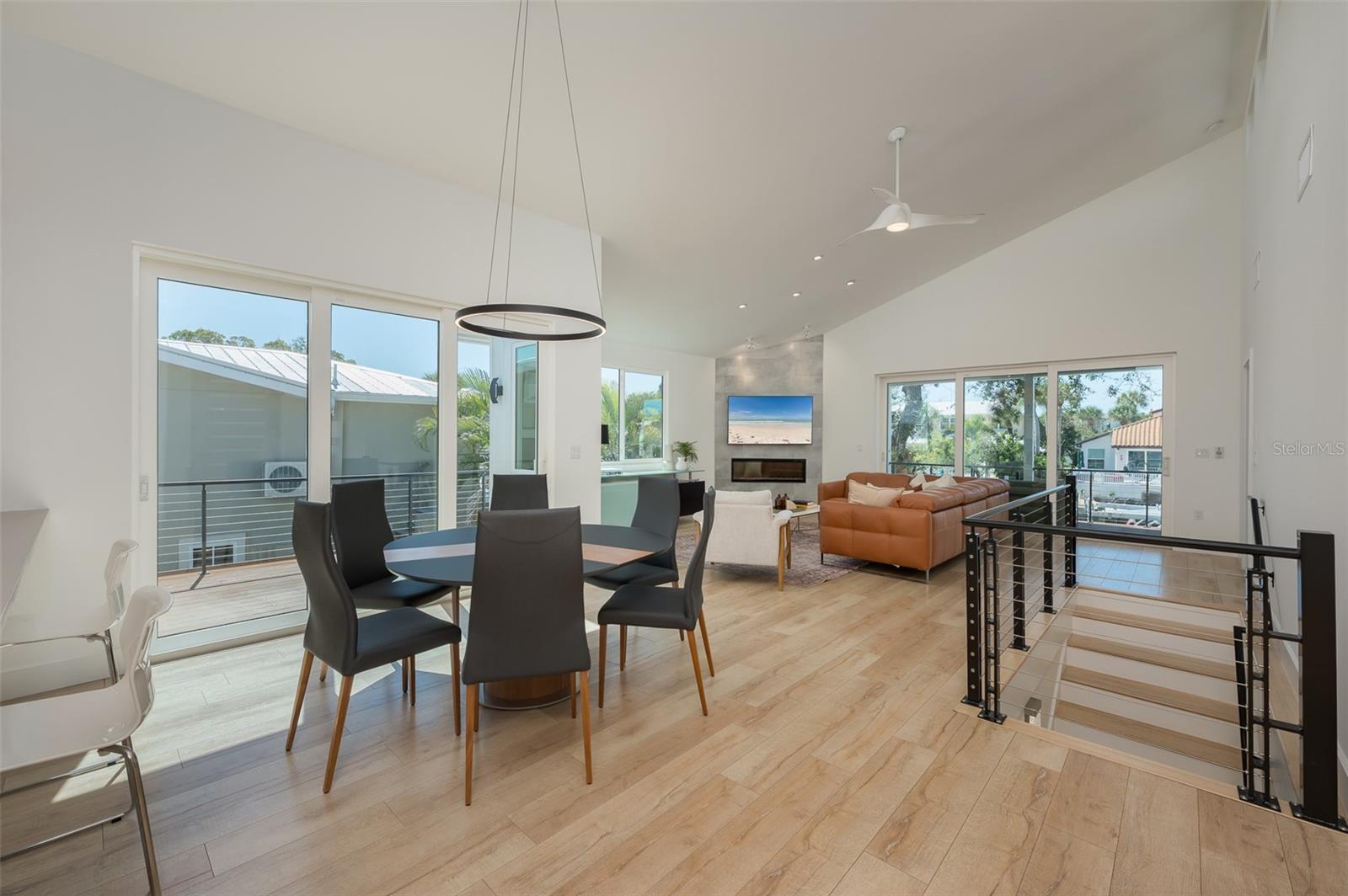 4938 COMMONWEALTH DR