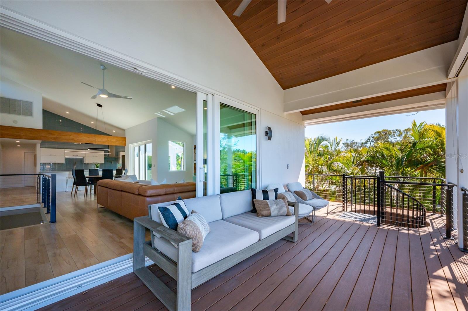 4938 COMMONWEALTH DR