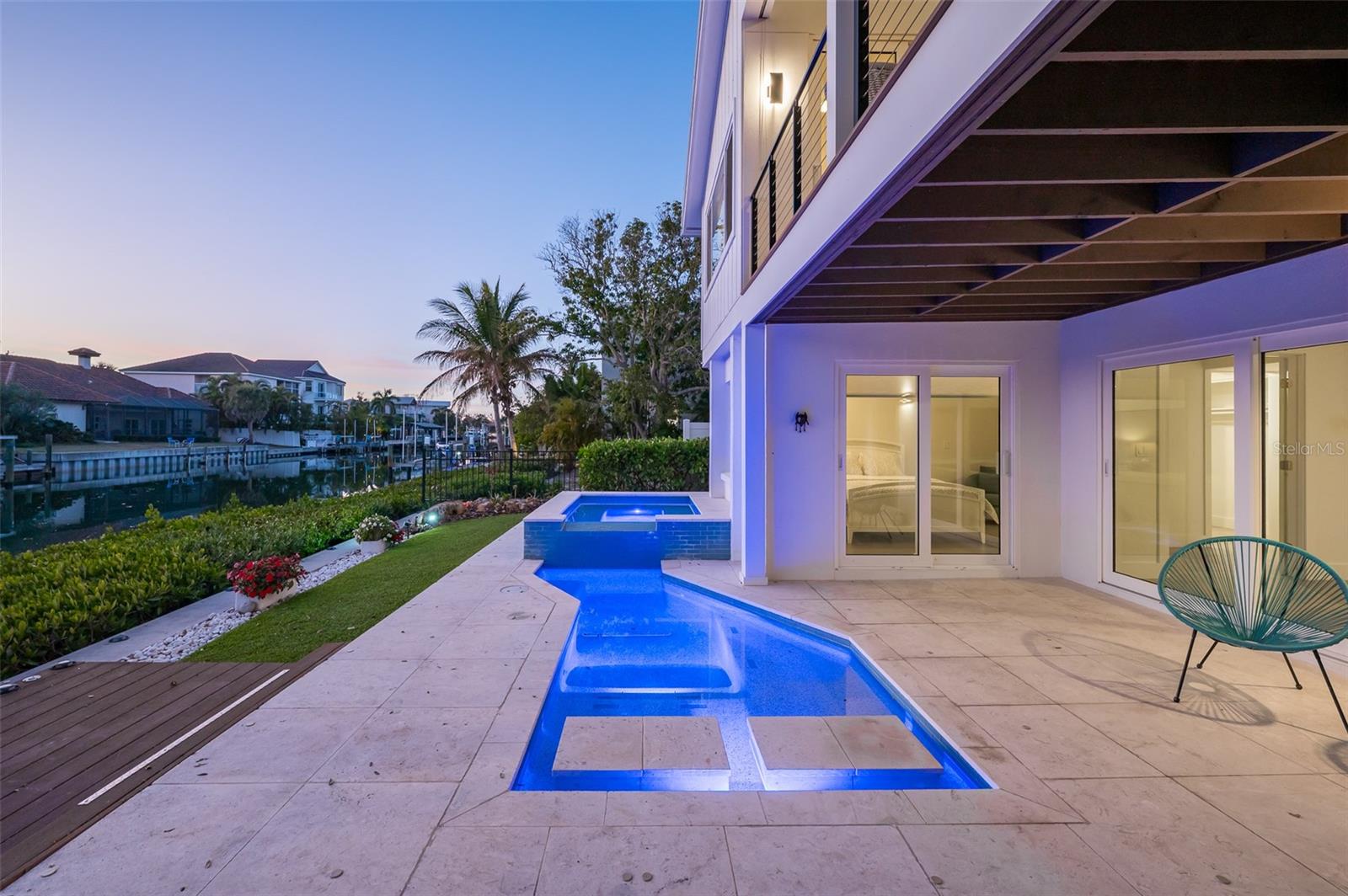 4938 COMMONWEALTH DR