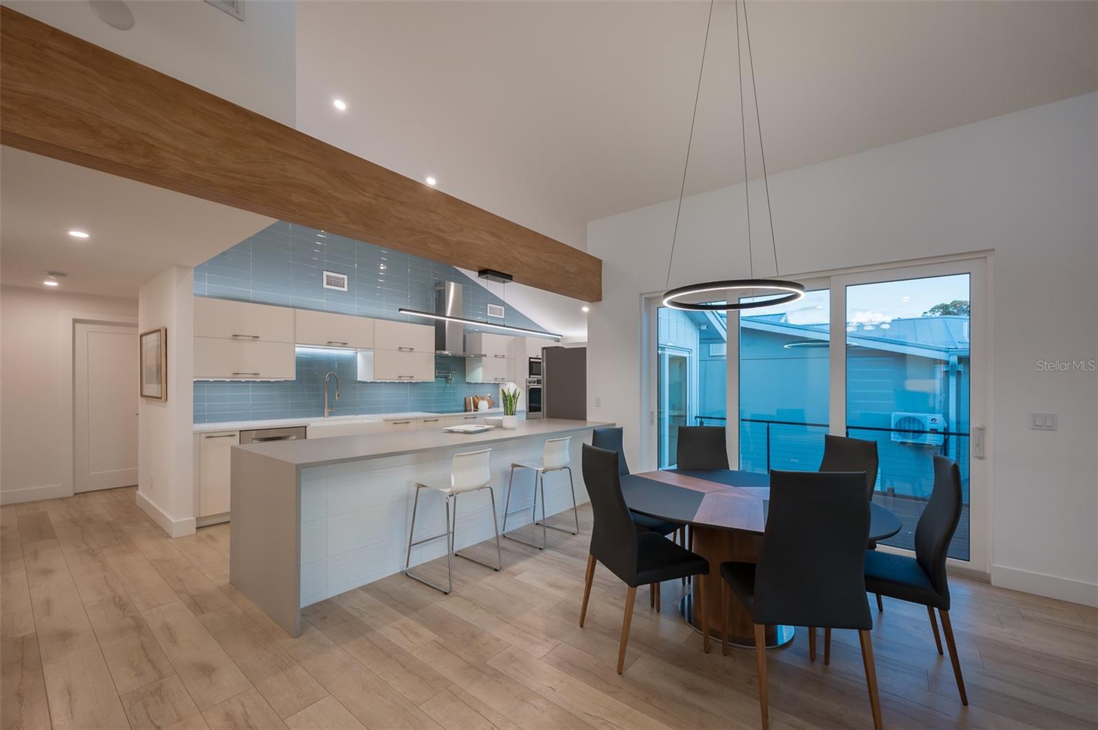 4938 COMMONWEALTH DR