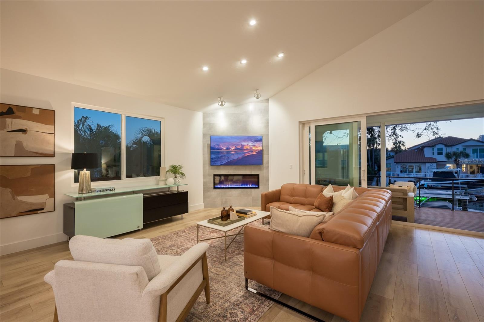 4938 COMMONWEALTH DR