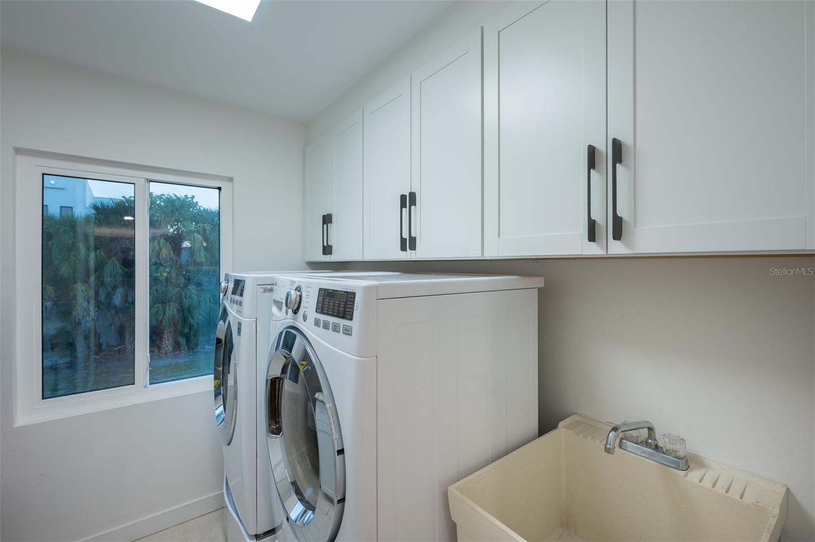 4938 COMMONWEALTH DR