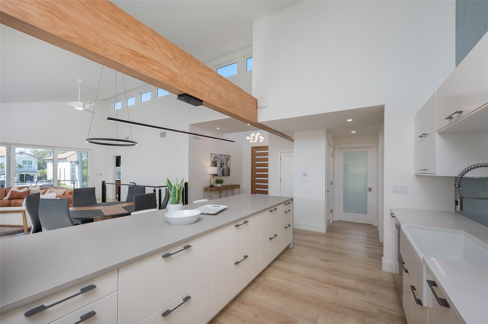 4938 COMMONWEALTH DR