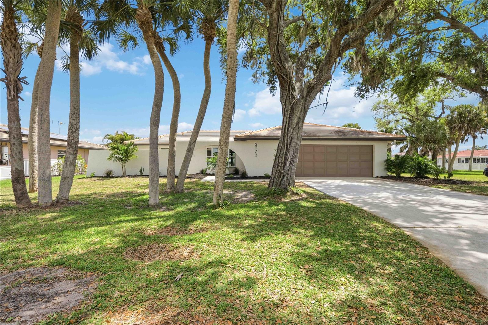 2273 LAKEWOOD DR