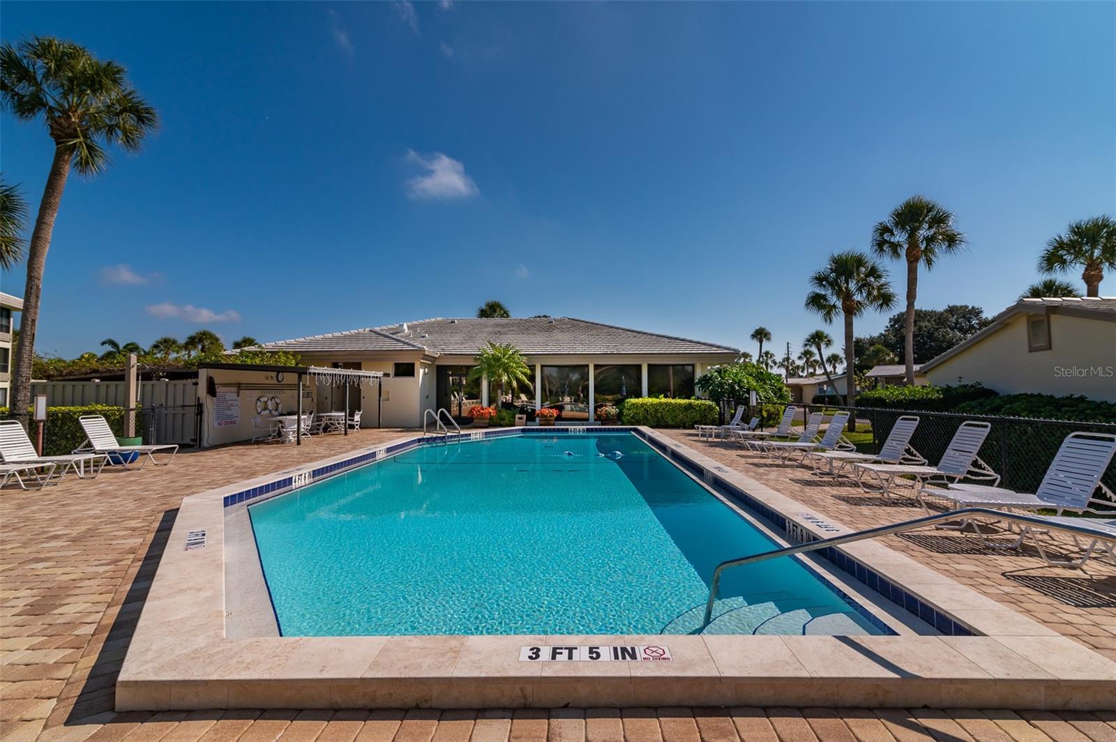 19 WHISPERING SANDS DR #604
