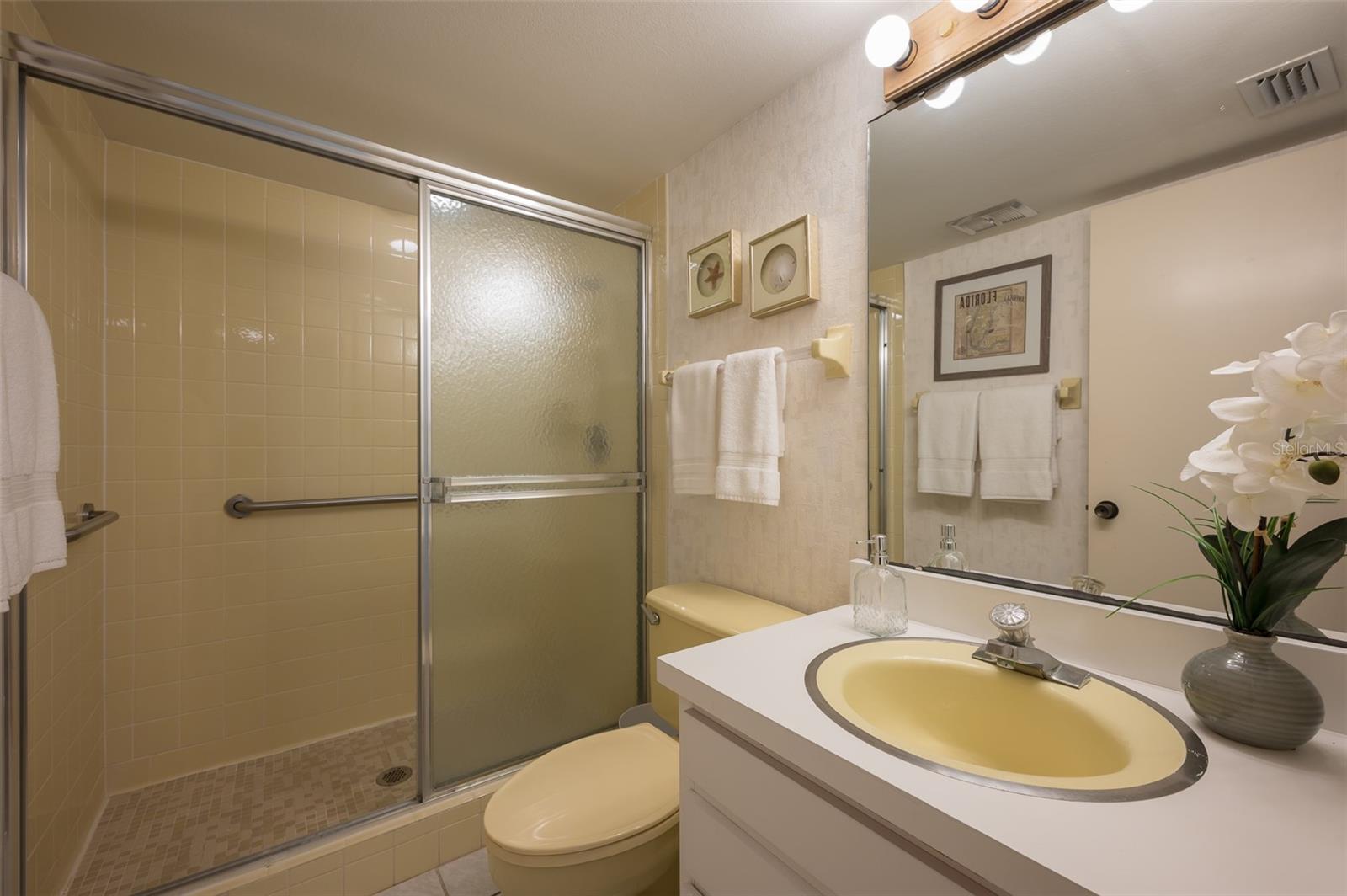 19 WHISPERING SANDS DR #604