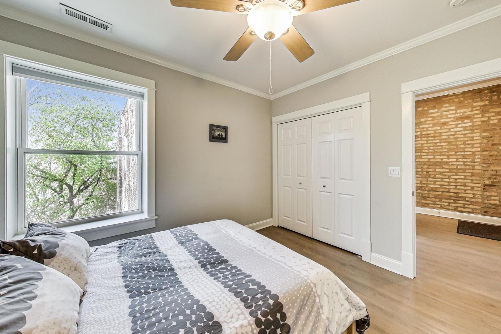 3912 W BYRON Street Unit: 3W