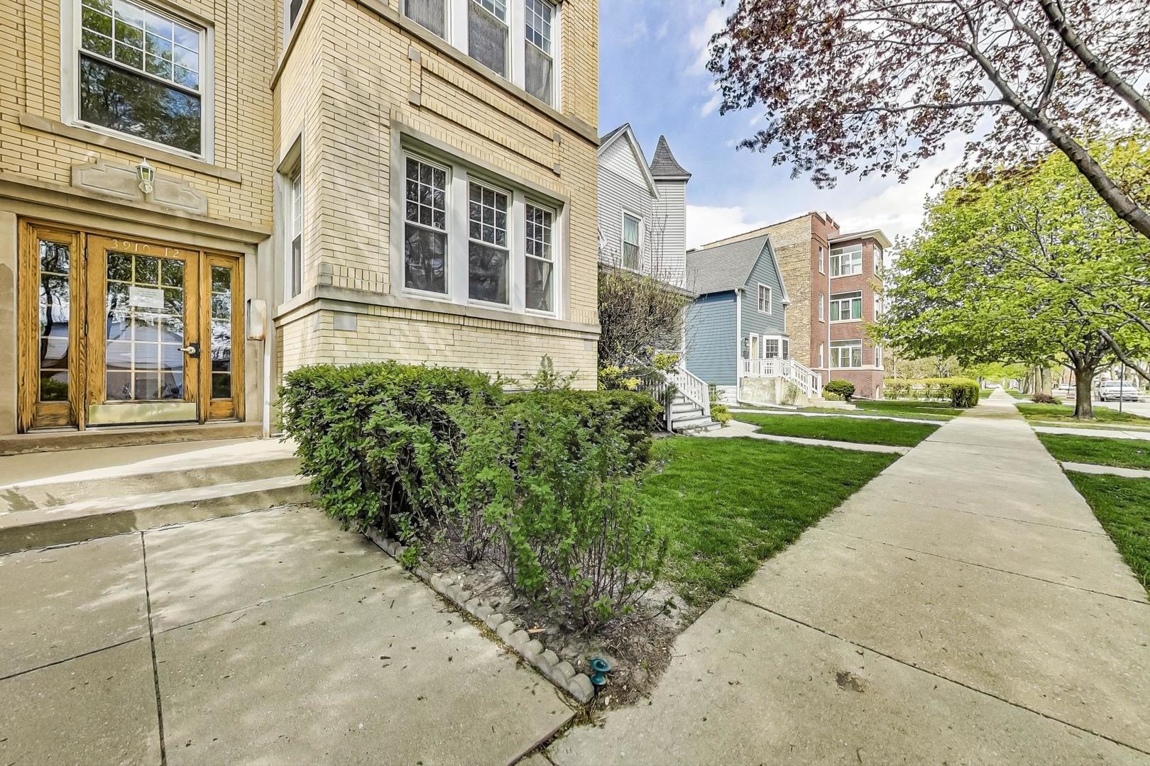 3912 W BYRON Street Unit: 3W
