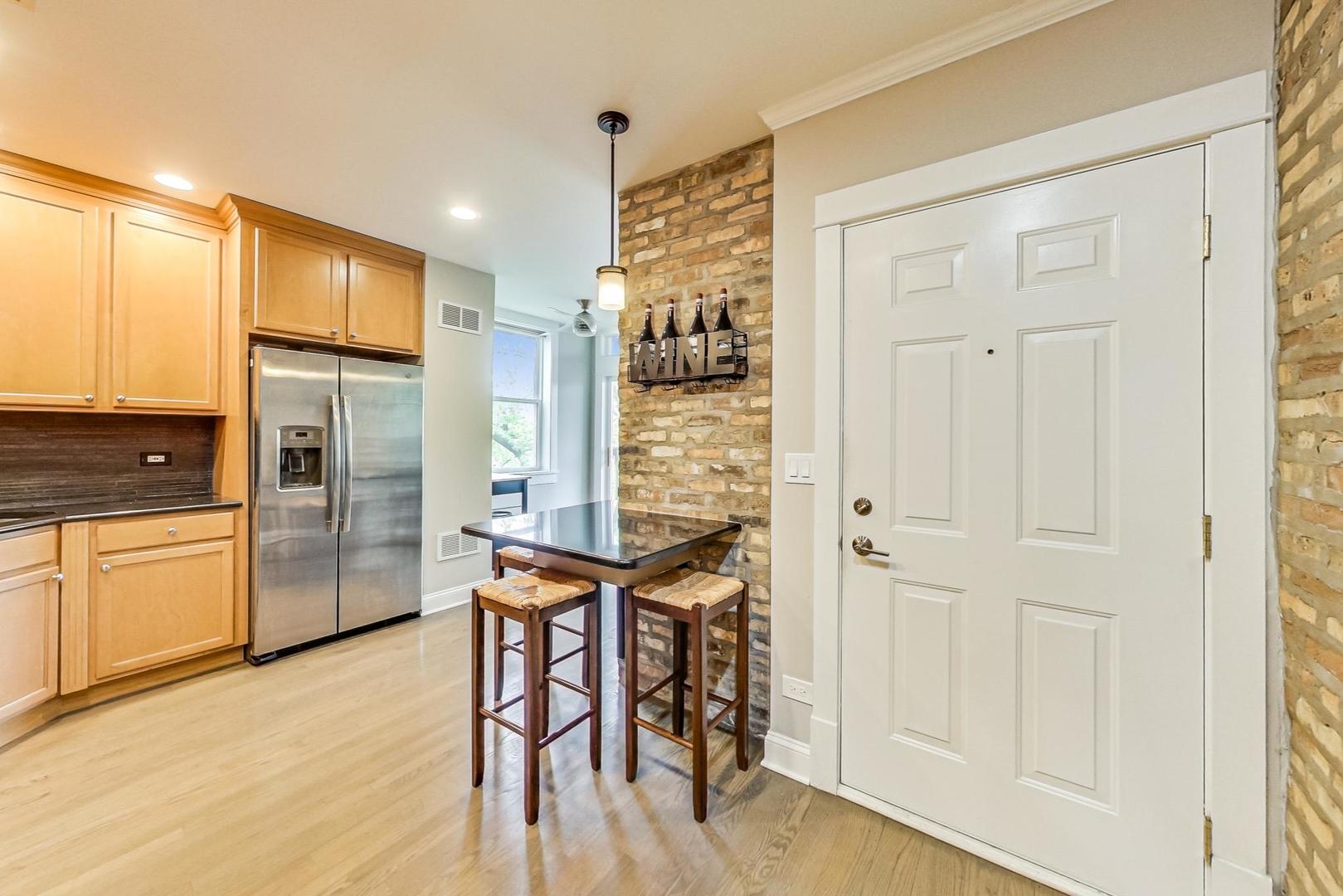 3912 W BYRON Street Unit: 3W