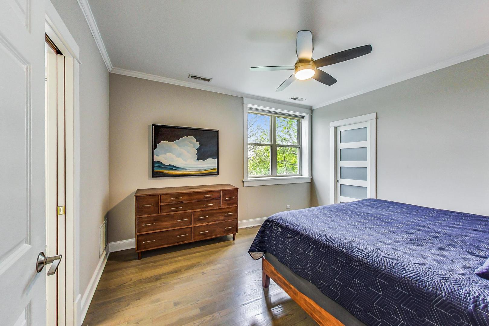 3912 W BYRON Street Unit: 3W
