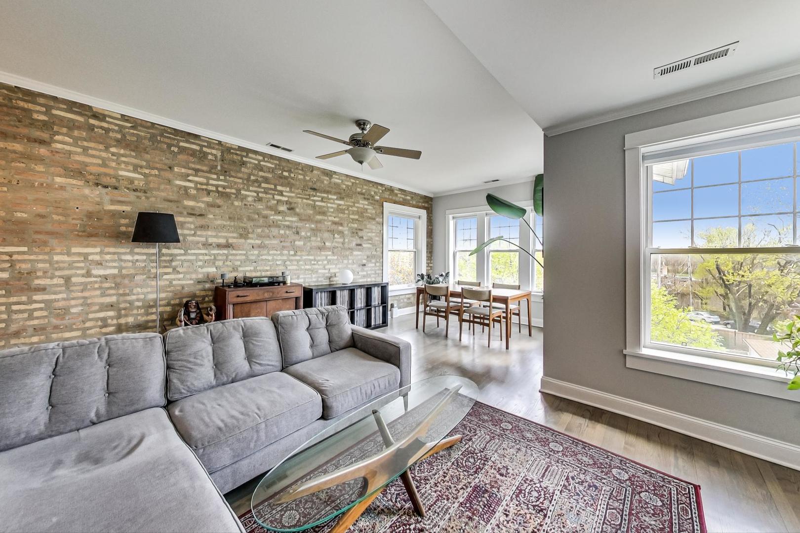 3912 W BYRON Street Unit: 3W
