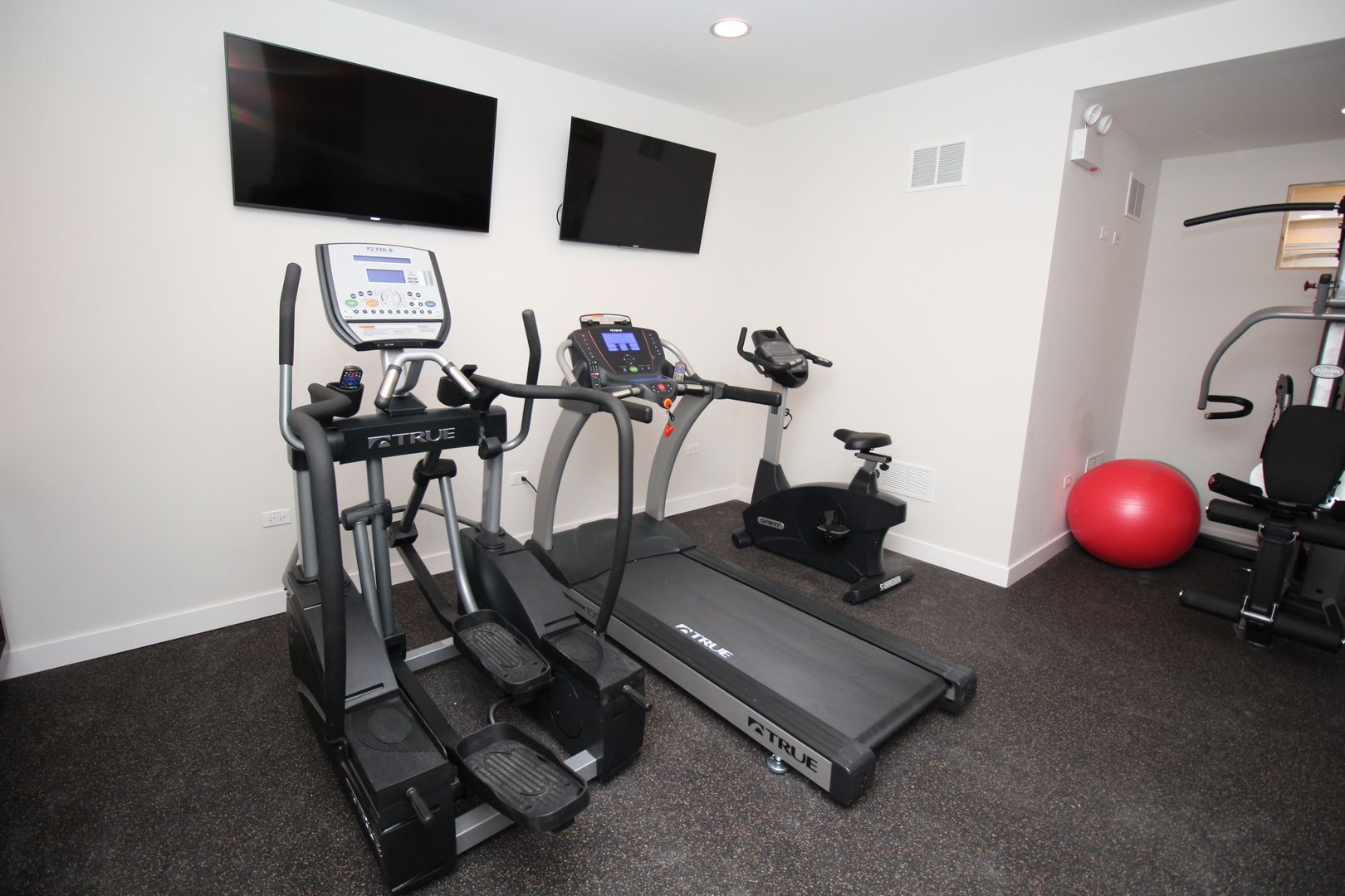 4447 N Kedzie Avenue Unit: 404