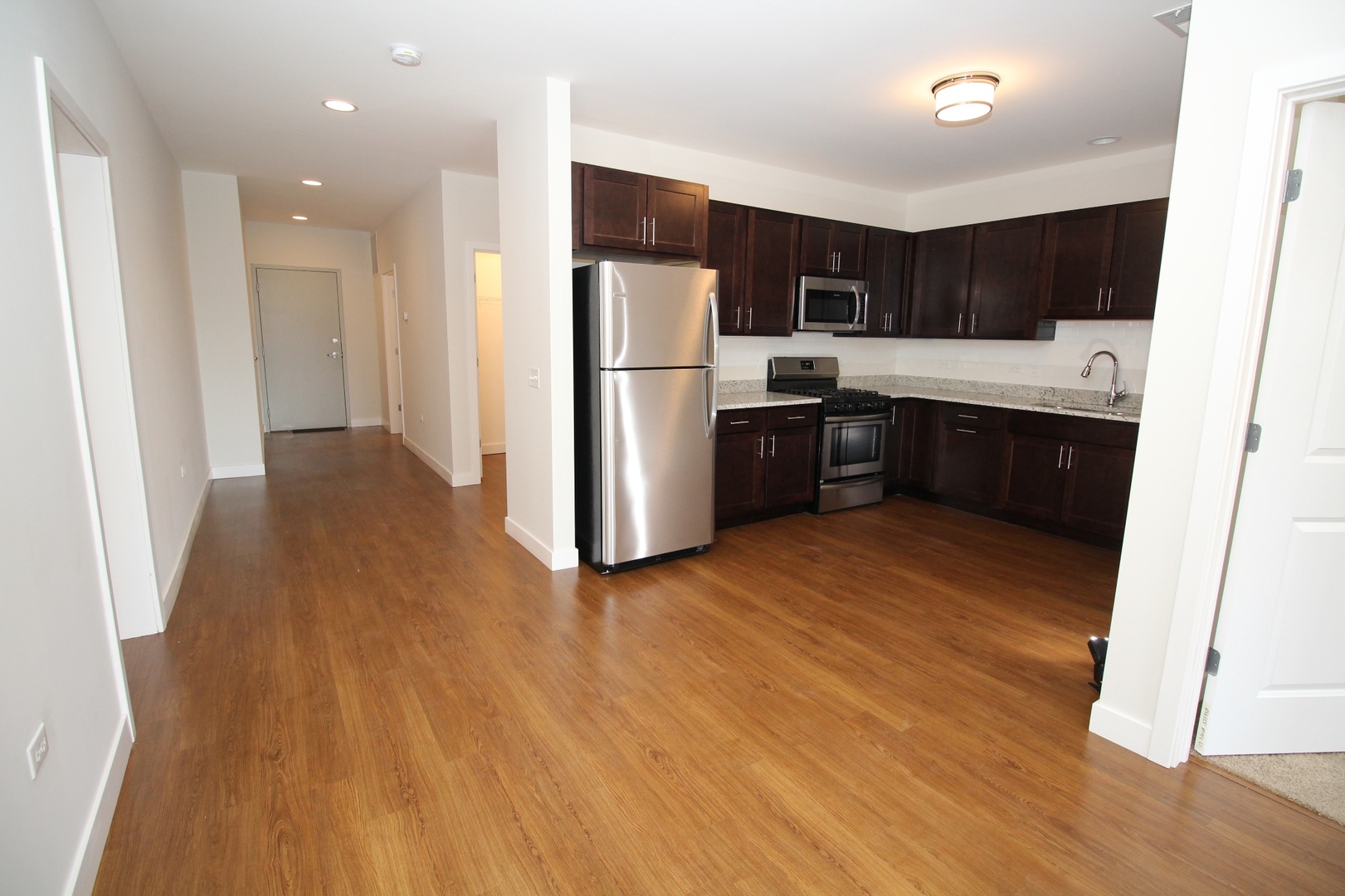 4447 N Kedzie Avenue Unit: 404