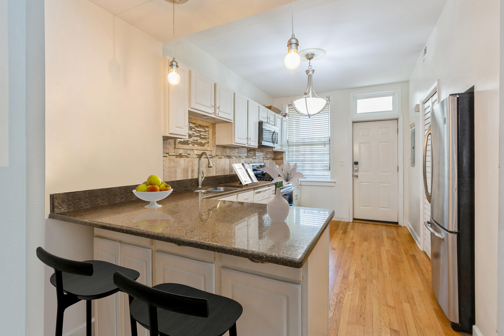 4941 S Vincennes Avenue Unit: 2