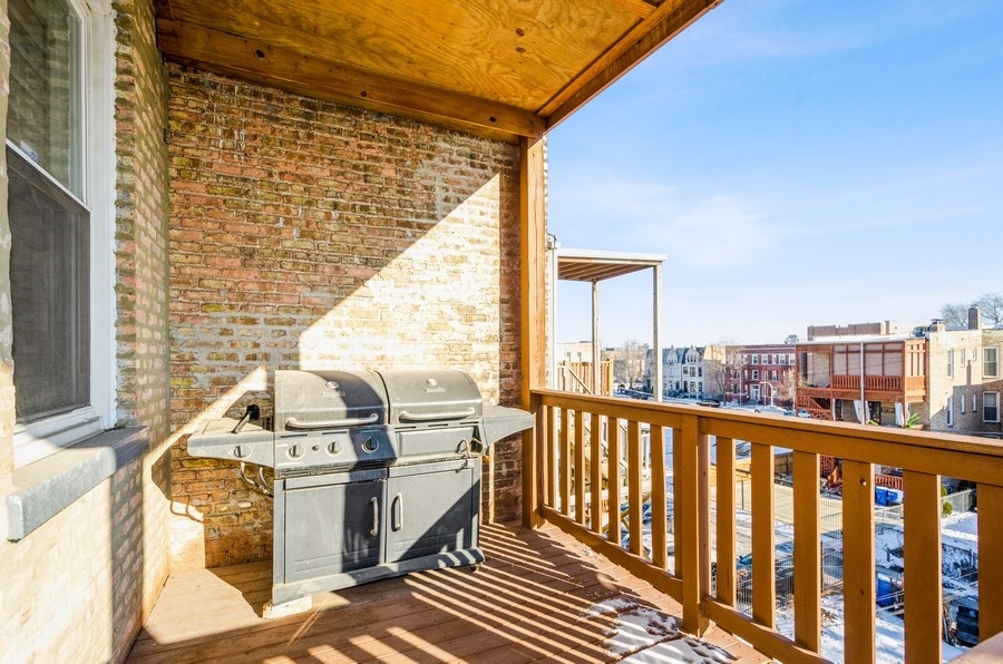 4941 S Vincennes Avenue Unit: 2