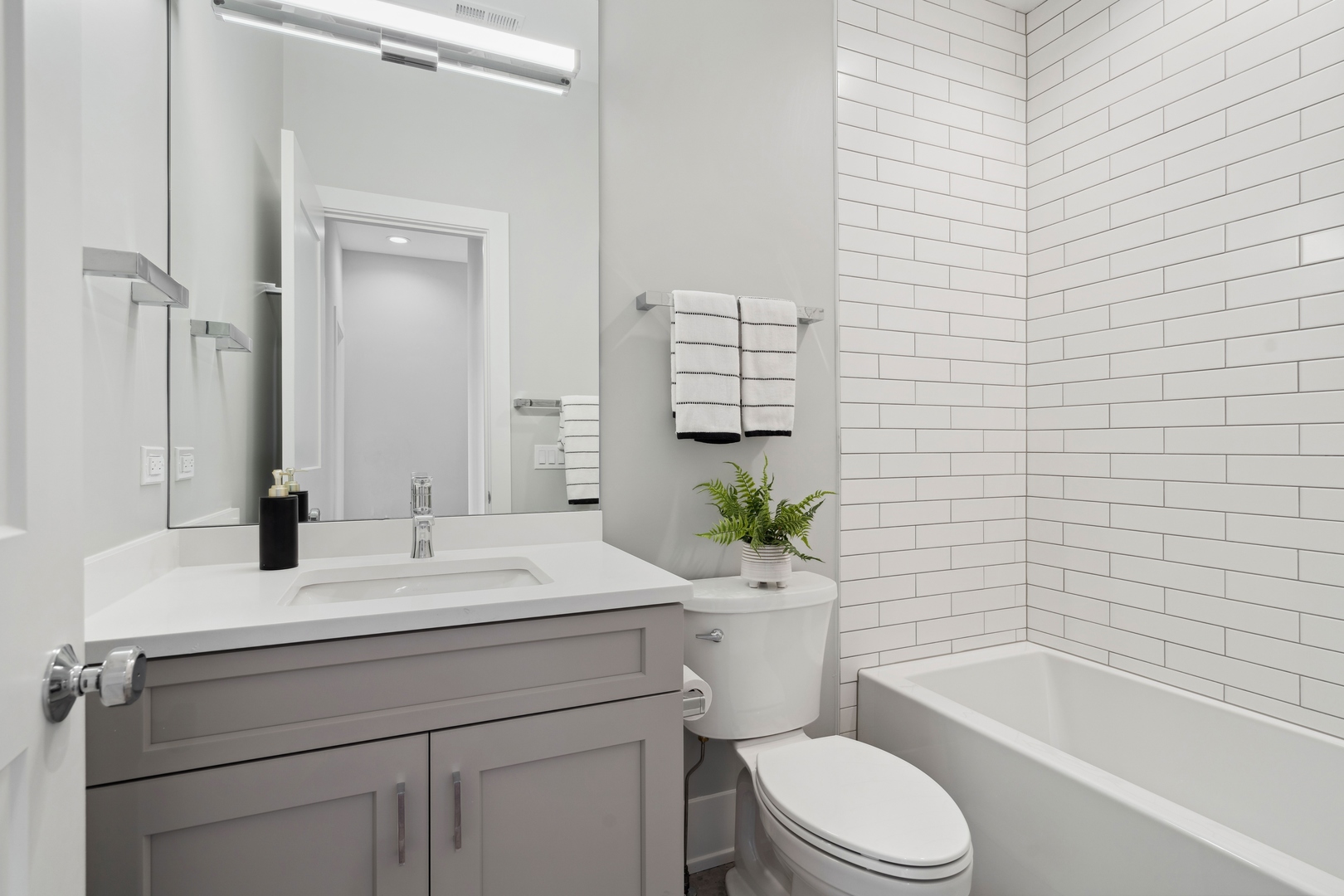 3651 N Damen Avenue Unit: 3