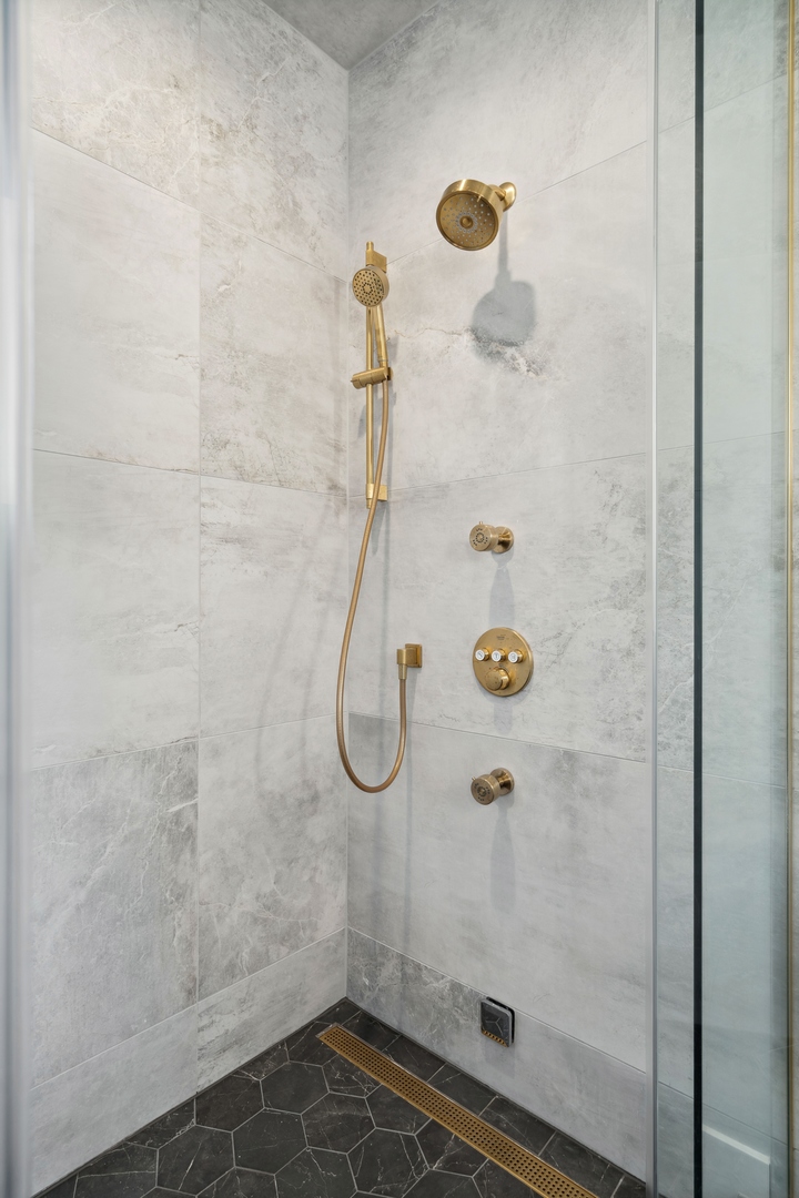 3651 N Damen Avenue Unit: 3